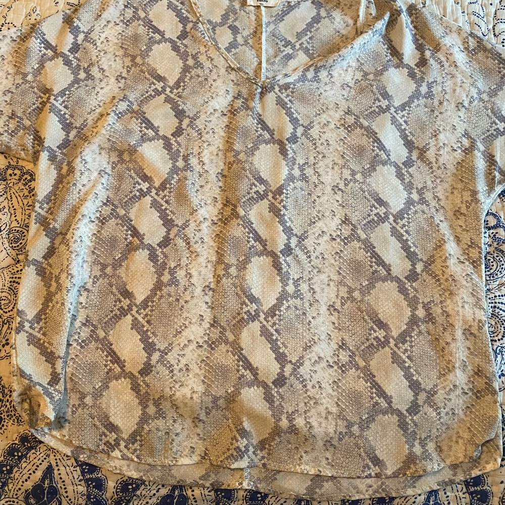 Entro Short Sleeve Snake Print top
